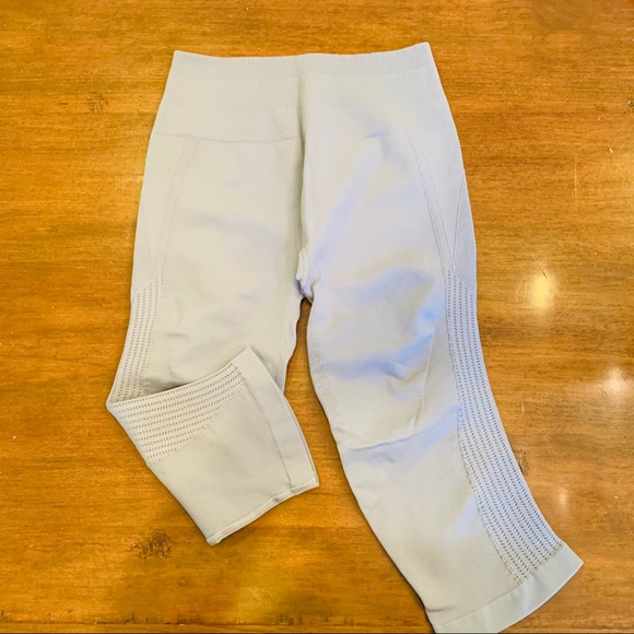 lululemon athletica Pants - Lululemon Capri leggings EUC